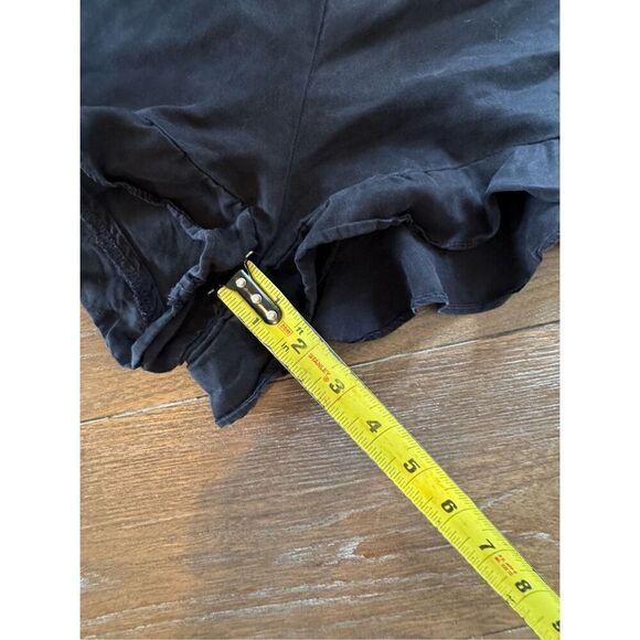 Sam & Lavi Black Shorts Women’s Size Medium - Picture 5 of 7